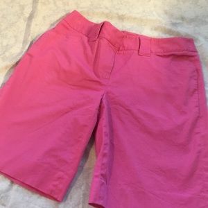 Lily Pulitzer bright pink Bermuda golf shorts sz 6